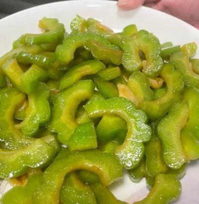 怀孕可以吃苦瓜吗？孕早中晚期吃法大不同，吃错真会出问题