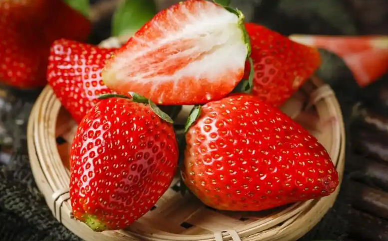 草莓是低糖水果