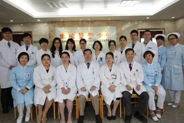 国内高龄多次试管移植失败，找哪些专家和医院才靠谱？