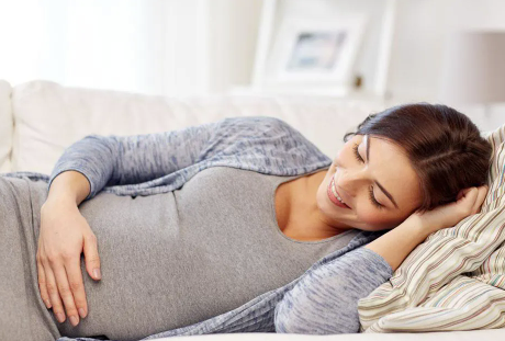 孕晚期侧躺着舒服胎儿喜欢