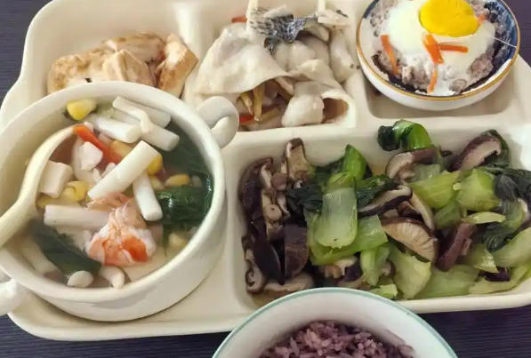 术后第一周以排毒、通气、愈合伤口为核心