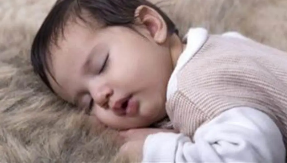两个月的婴儿睡眠需求量相对较大