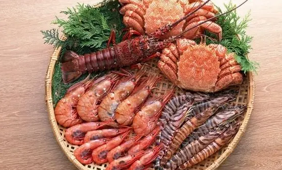 龙虾是属于一种海鲜食物