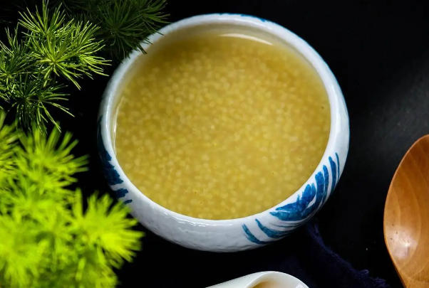 婴儿不建议太早吃小米粥