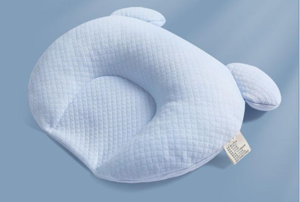 婴儿枕头高度要适宜