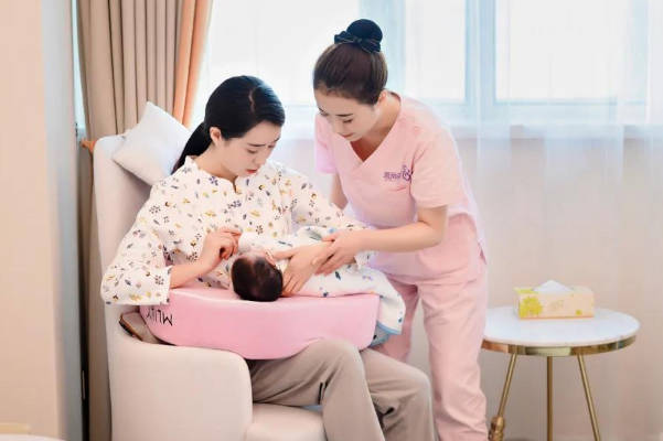女性做剖腹产手术需要花费10000元
