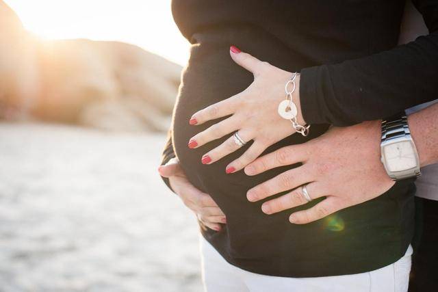备孕检查出甲减应该怎么办?甲减女性怀孕后需要停药吗?