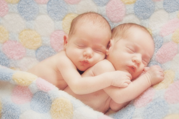 龙凤胎的寓意和传说不简单,一般被认为是很吉利的表现 龙凤胎寓意非常好