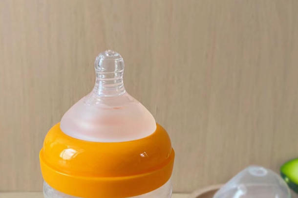 不吃奶瓶专用神器能让宝宝戒掉奶嘴