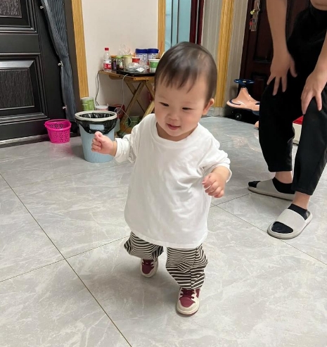 宝宝刚学走路可以穿机能鞋
