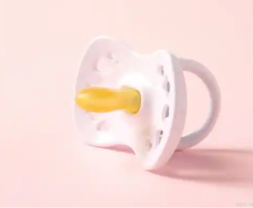 一般安抚奶嘴婴儿几个月开始用最好呢?
