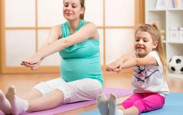 孕晚期准备多做9种运动有助于顺产?