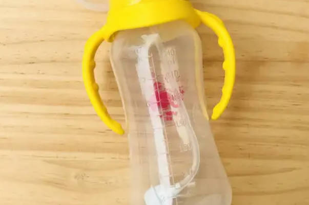 婴儿六个月时可用重力球奶瓶