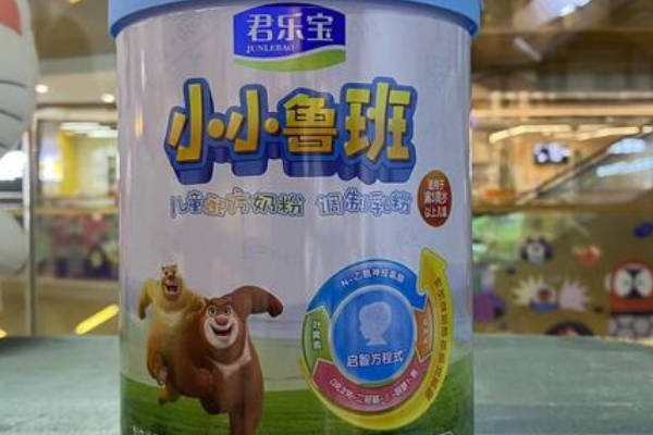 君乐宝小小鲁班奶粉哪个系列对宝宝的智力发育更好呢？