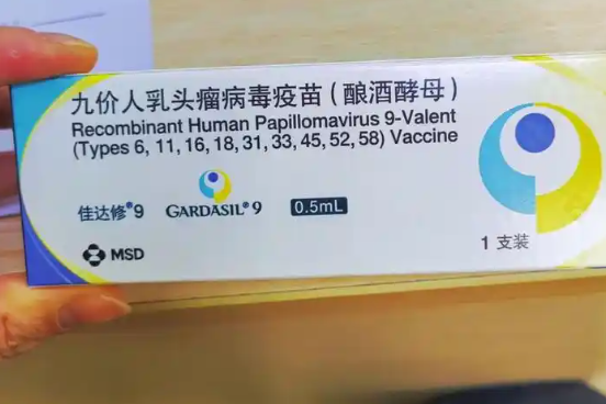 hpv疫苗医生在接种