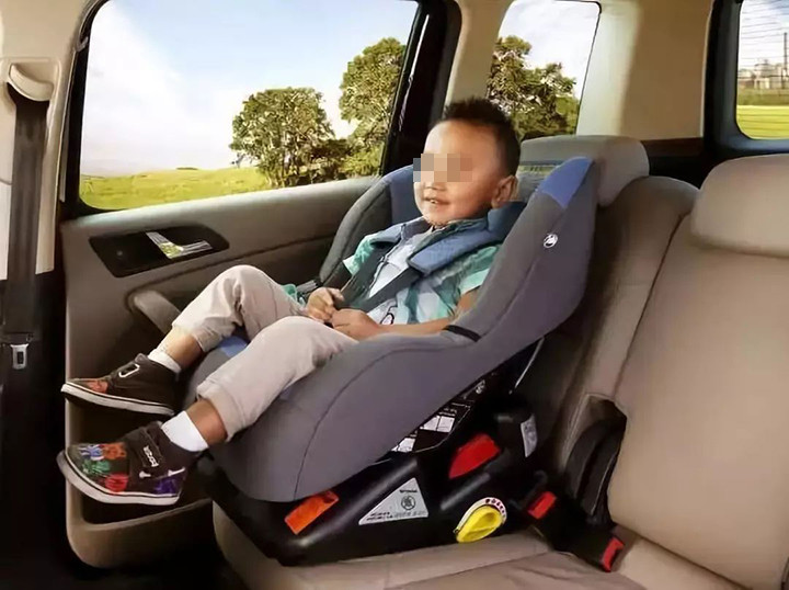 头部固定器怎么使用关于儿童安全座椅，你使用对了吗？不想白花钱，这8种错误不要犯_https://www.jmylbn.com_新闻资讯_第1张