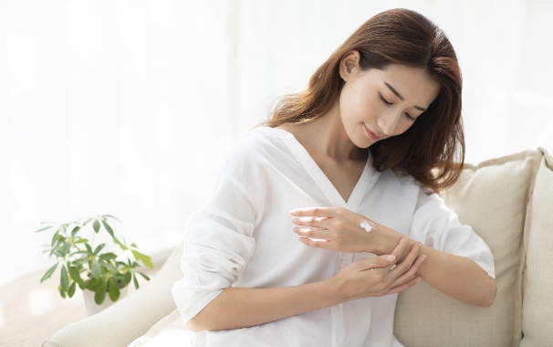 女人后背痒痒预示10种大病 女人后背痒痒预示10种大病