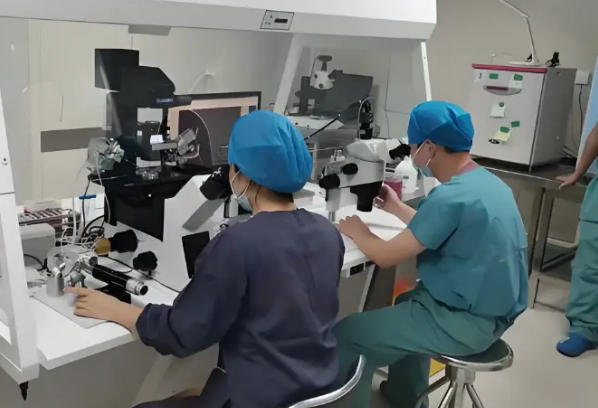 为什么有人选择做试管婴儿？背后往往藏着这3个说不出口的原因