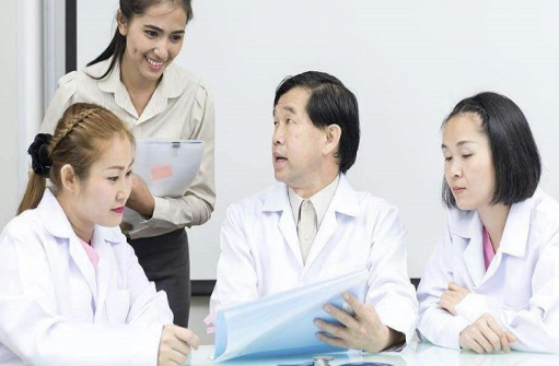泰国医生研讨患者试管方案
