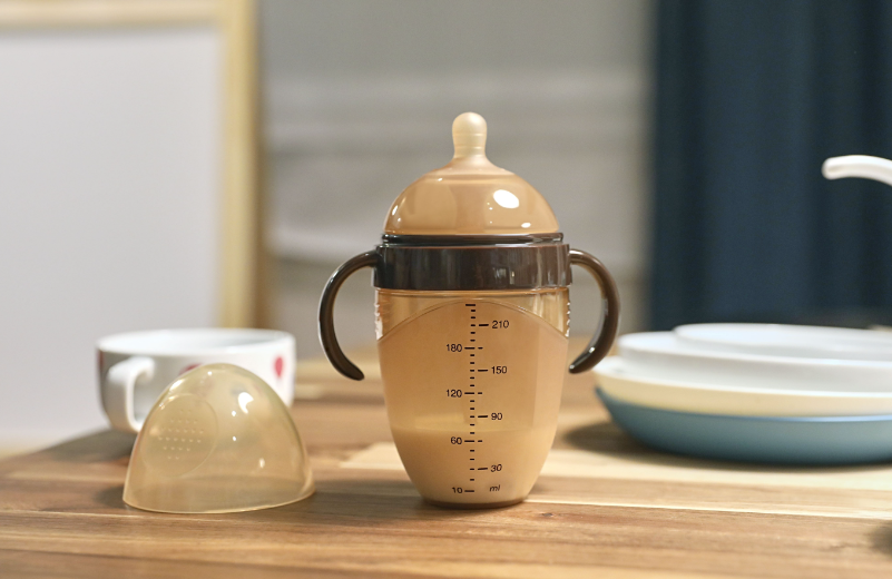 奶瓶要及时消毒清洗