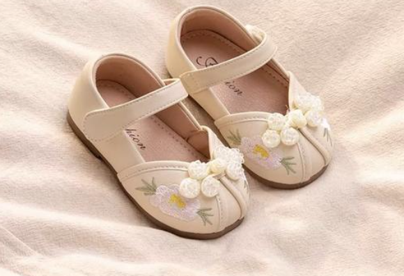 买鞋要测量脚长