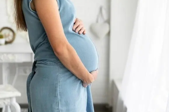 单亲女子前往泰国做一次试管婴儿的费用高吗？