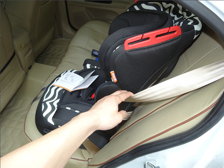 头部固定器怎么使用关于儿童安全座椅，你使用对了吗？不想白花钱，这8种错误不要犯_https://www.jmylbn.com_新闻资讯_第4张