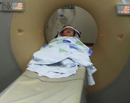小孩做CT会产生辐射