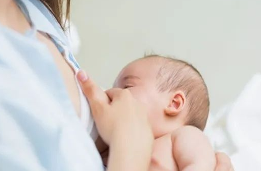 母乳喂养对宝宝有利