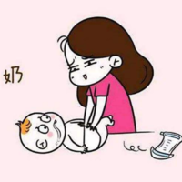 宝宝有这些症状，睡觉不安稳、便秘、吐奶……怎么办？