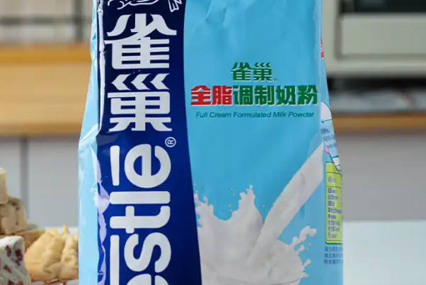 为什么医院的医生都让早产宝宝喝雀巢奶粉呢？