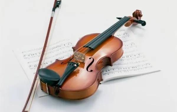 高中女孩子学小提琴需要花费大量的时间
