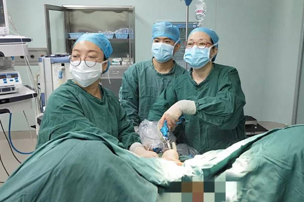 为什么医生说女性不要轻易做宫腹腔镜手术呢？
