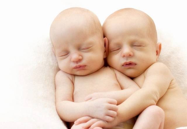 试管婴儿单胎变双胎，是怎么回事？