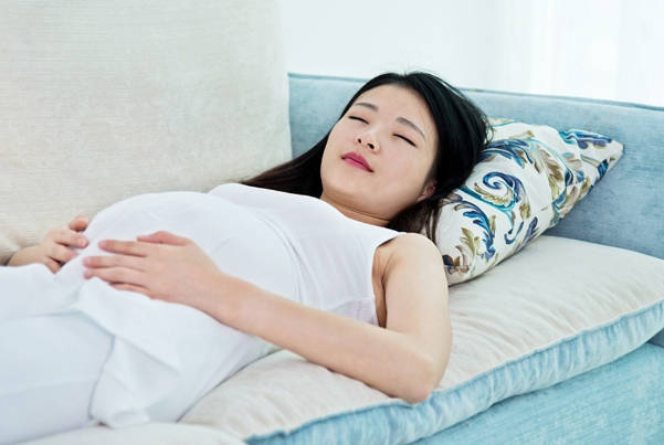孕妇怀孕期间可采取平躺的睡姿
