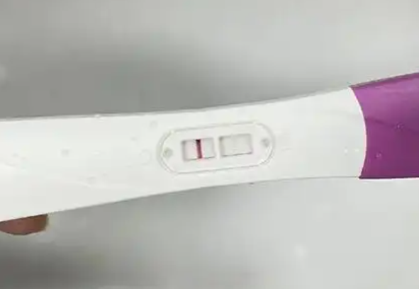 验孕棒一杠一花可能是阴性