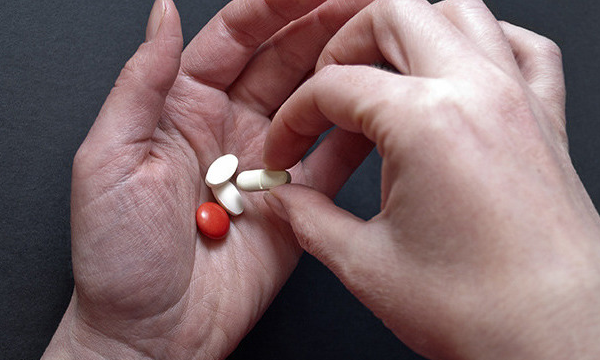防止促排时孕酮涨高的药物
