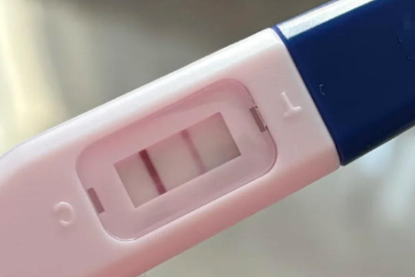验孕棒一深一浅可能怀孕了