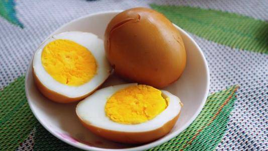 孕早期出血可以吃艾叶煮鸡蛋吗