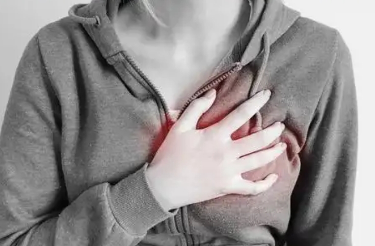 乳房硬块揉开的手法