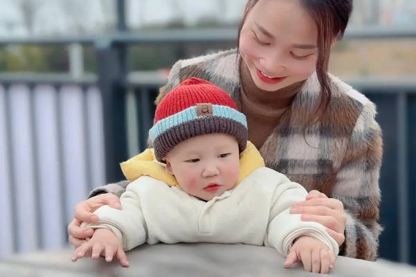 2岁孩子的情绪表达能力逐渐增强