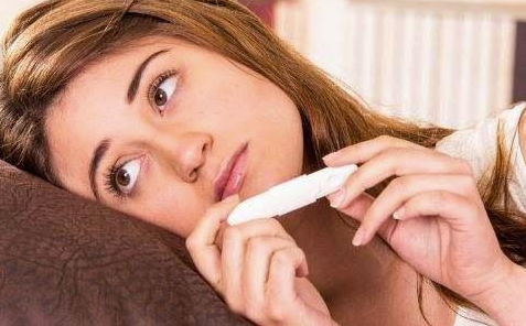 输卵管堵塞的女人很难怀孕