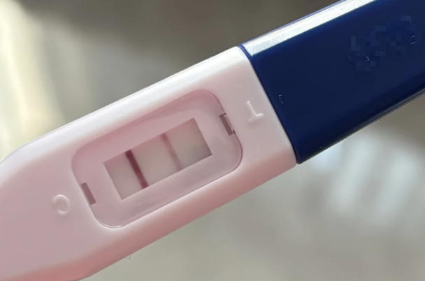 验孕棒超时出现两条杠不一定是怀孕