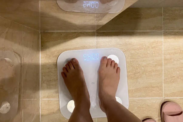 身高181女性的标准体重约为59.94kg